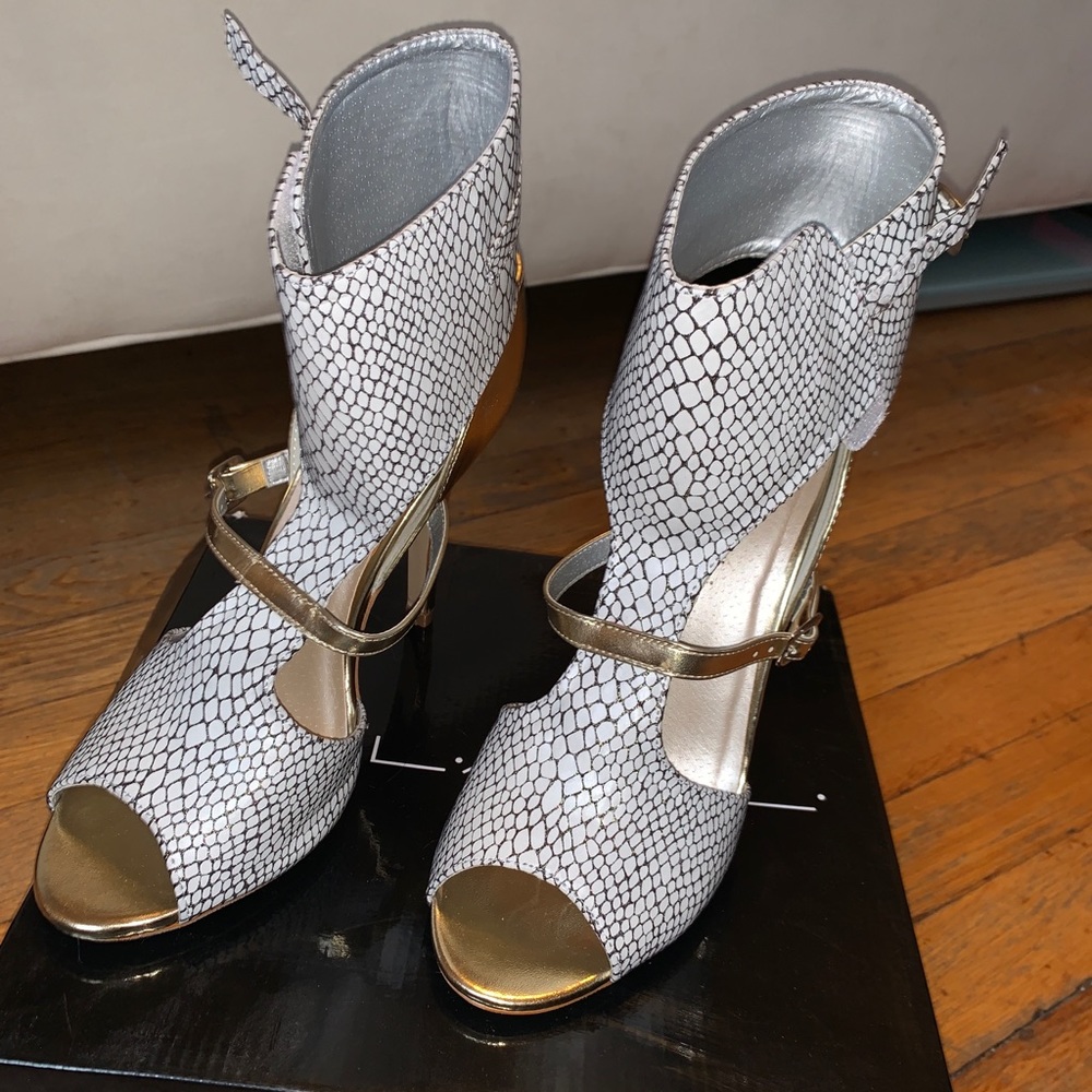 Heels (21)